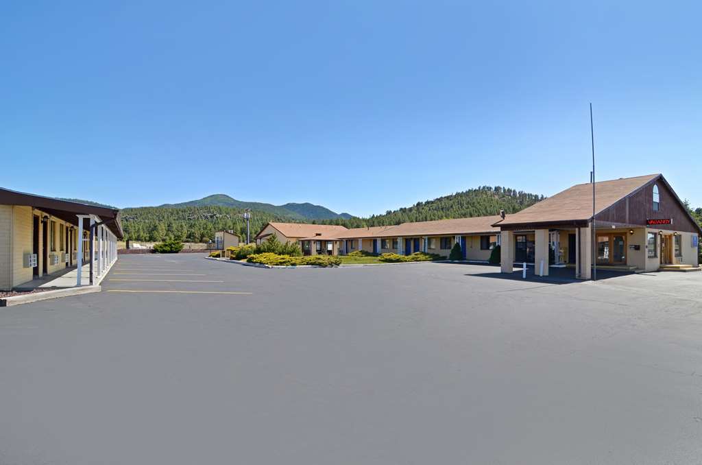 Super 8 By Wyndham Williams West Route 66 - Grand Canyon Area エクステリア 写真