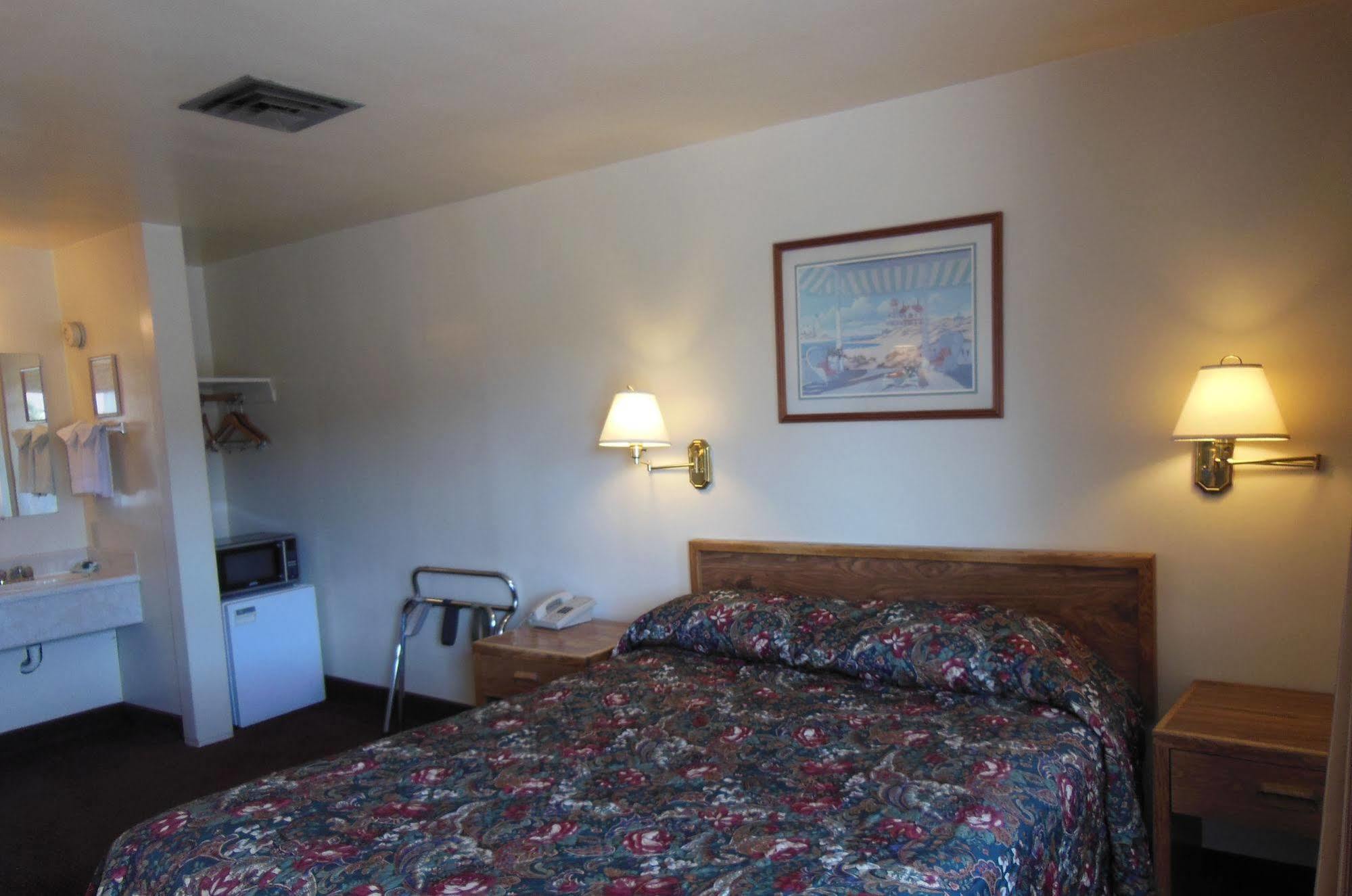 Super 8 By Wyndham Williams West Route 66 - Grand Canyon Area エクステリア 写真